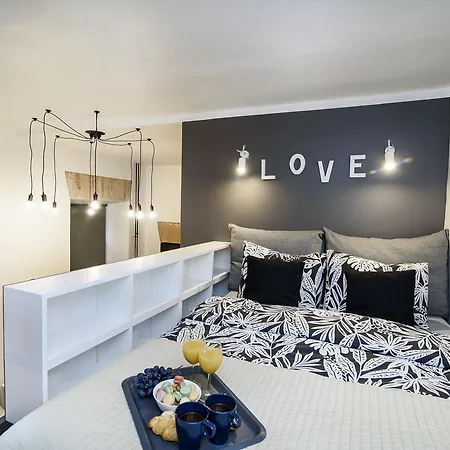 Rock'n'roll Lofts Old Town شقة *
